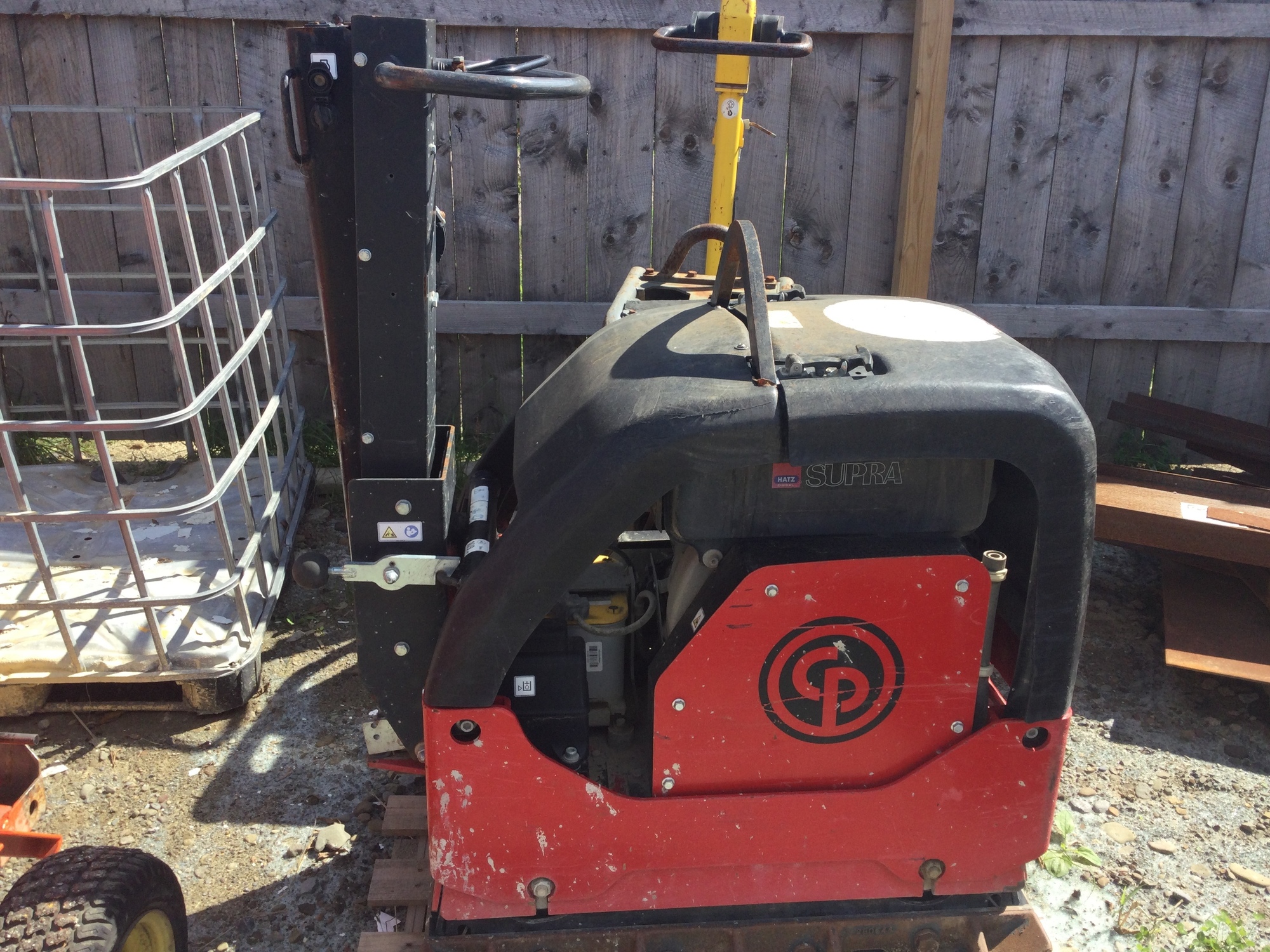 2018 CHICAGO PNEUMATIC MV504 COMPACTOR PLATE | Iron Listing