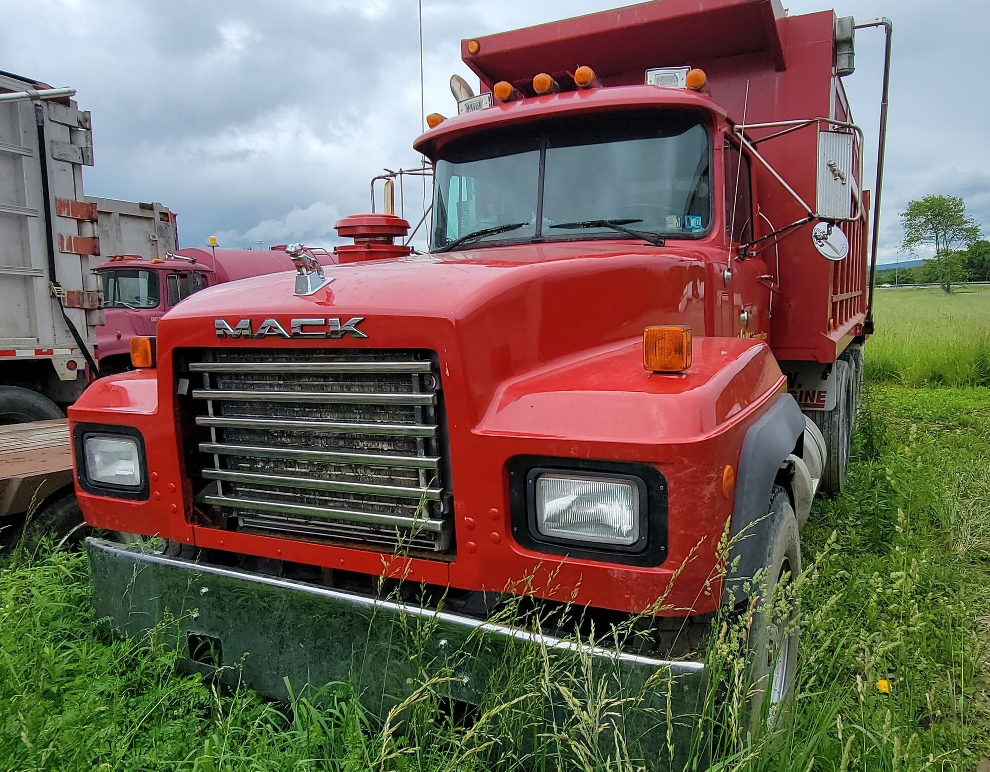 1994 MACK RD688S Dump Trucks | Iron Listing