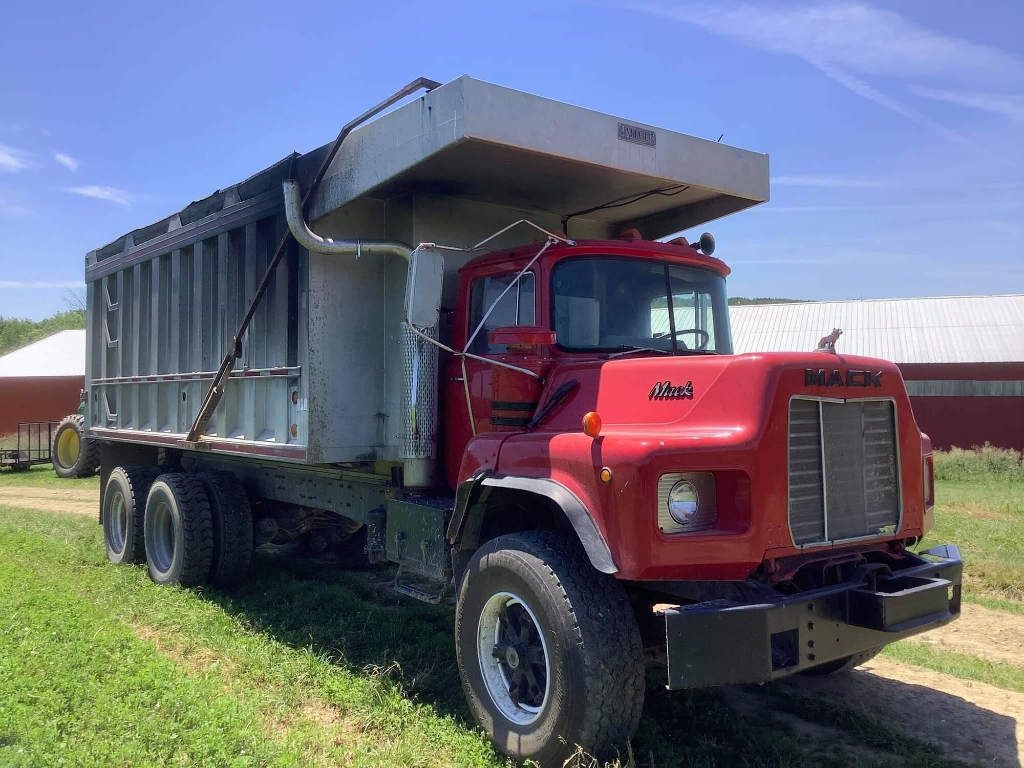 1989 MACK DM690S Dump Trucks | Iron Listing