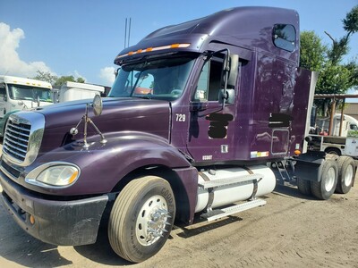 2005 FREIGHTLINER DETROIT 60 SERIES HEAVY DUTY TRUCK WITH CONVENTIONAL SLEEPER | Iron Listing