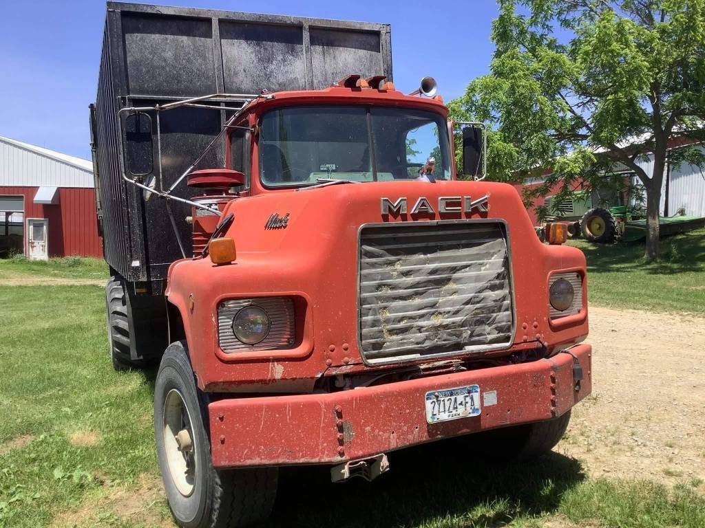 1988 MACK DM690S Farm Trucks - Grain Trucks | Iron Listing