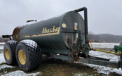 2010 HUSKY 5000 MANURE SPREADER Agriculture Equipment | Iron Listing