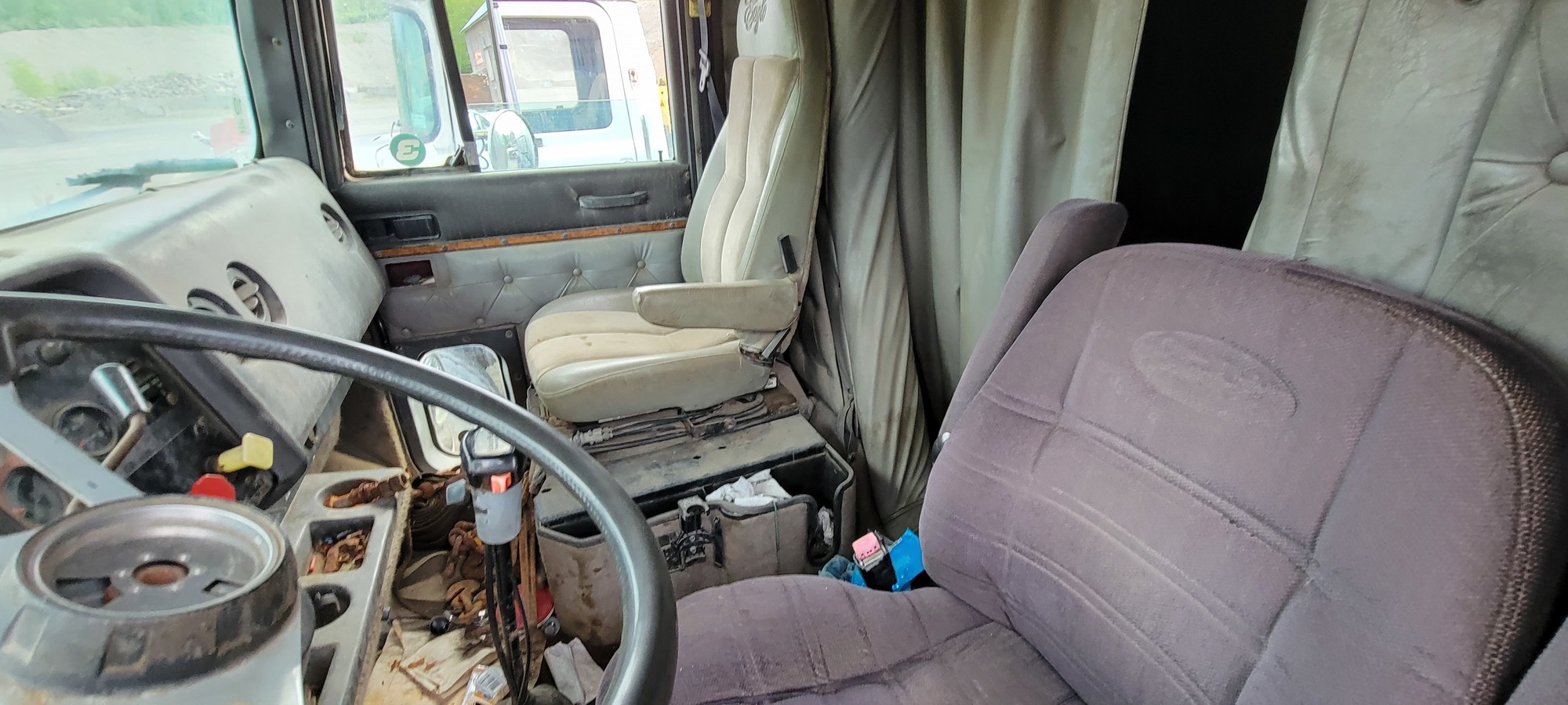 1994 INTERNATIONAL 9300 HEAVY DUTY TRUCK WITH CONVENTIONAL SLEEPER | Iron Listing
